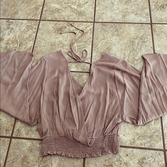 Montana dreams cropped blouse in taupe - Picture 2 of 2